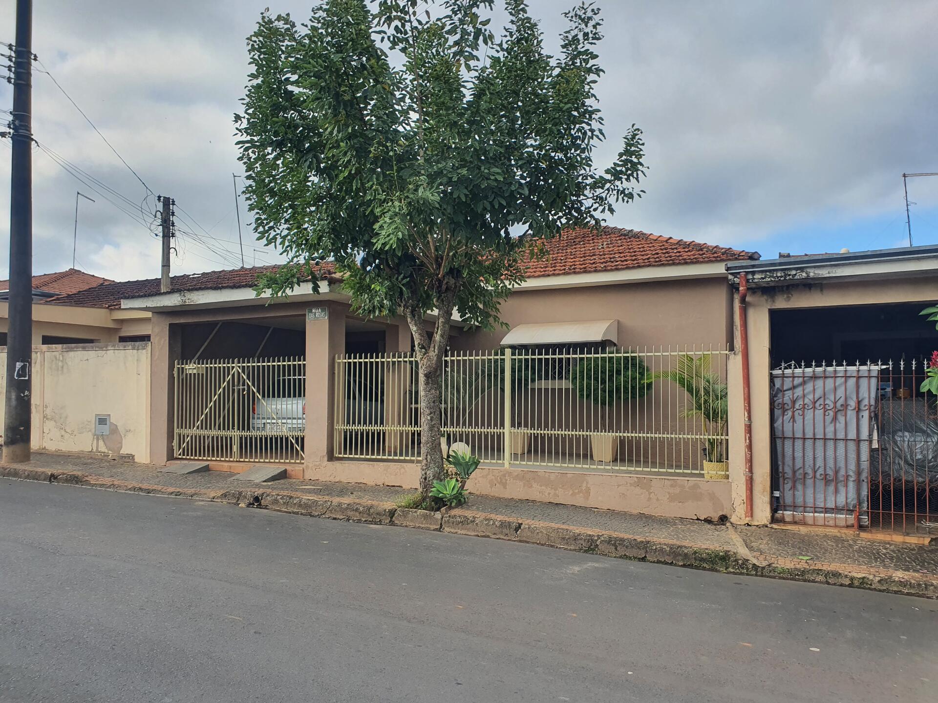 Casa Residencial com terreno de 200m²