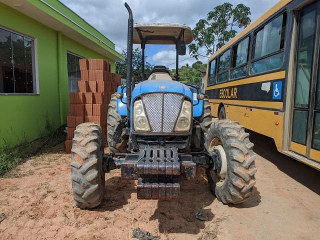 Trator LS Plus 90 - JCB 2013
