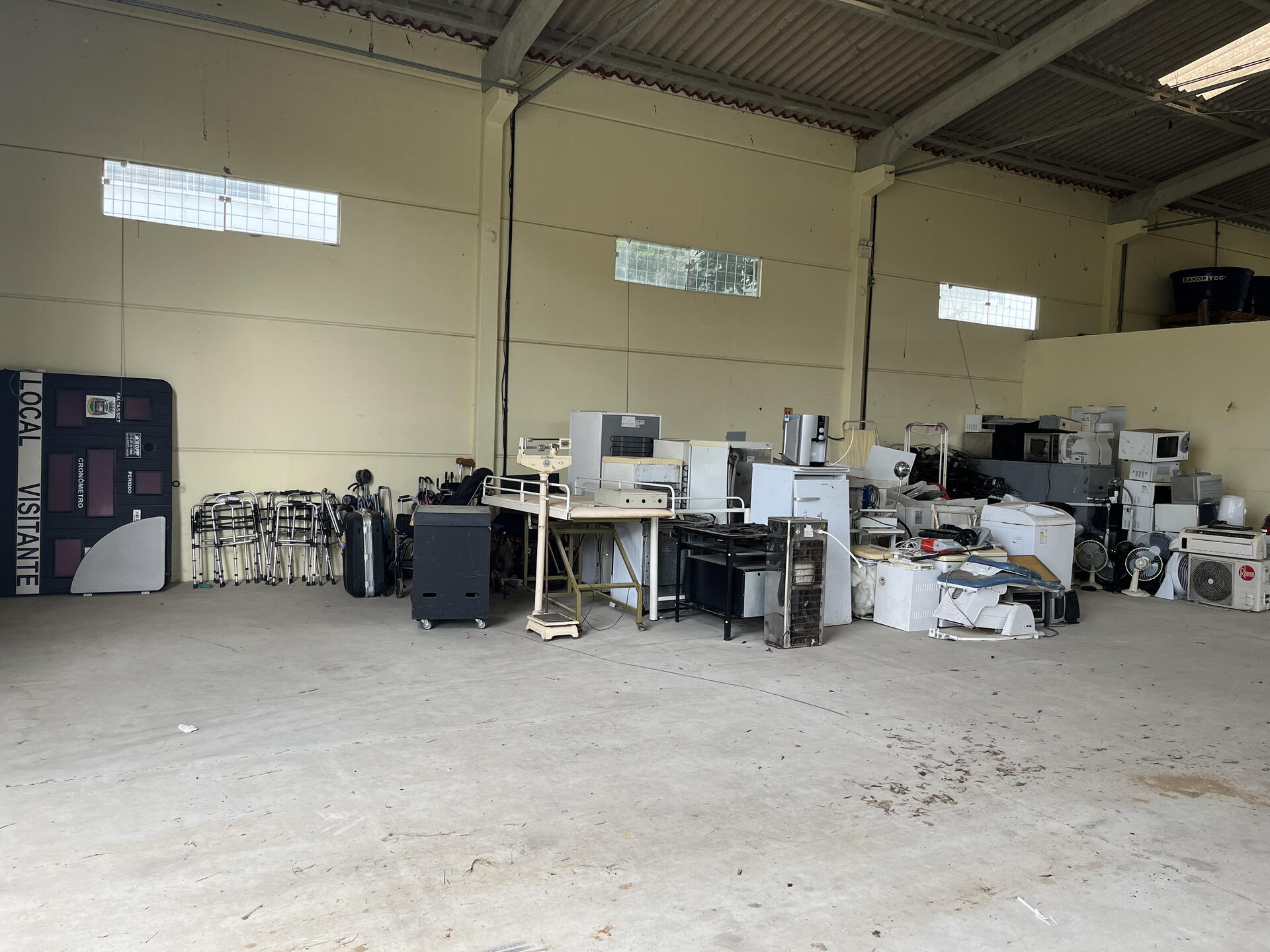 Sucata de Mobiliário em geral