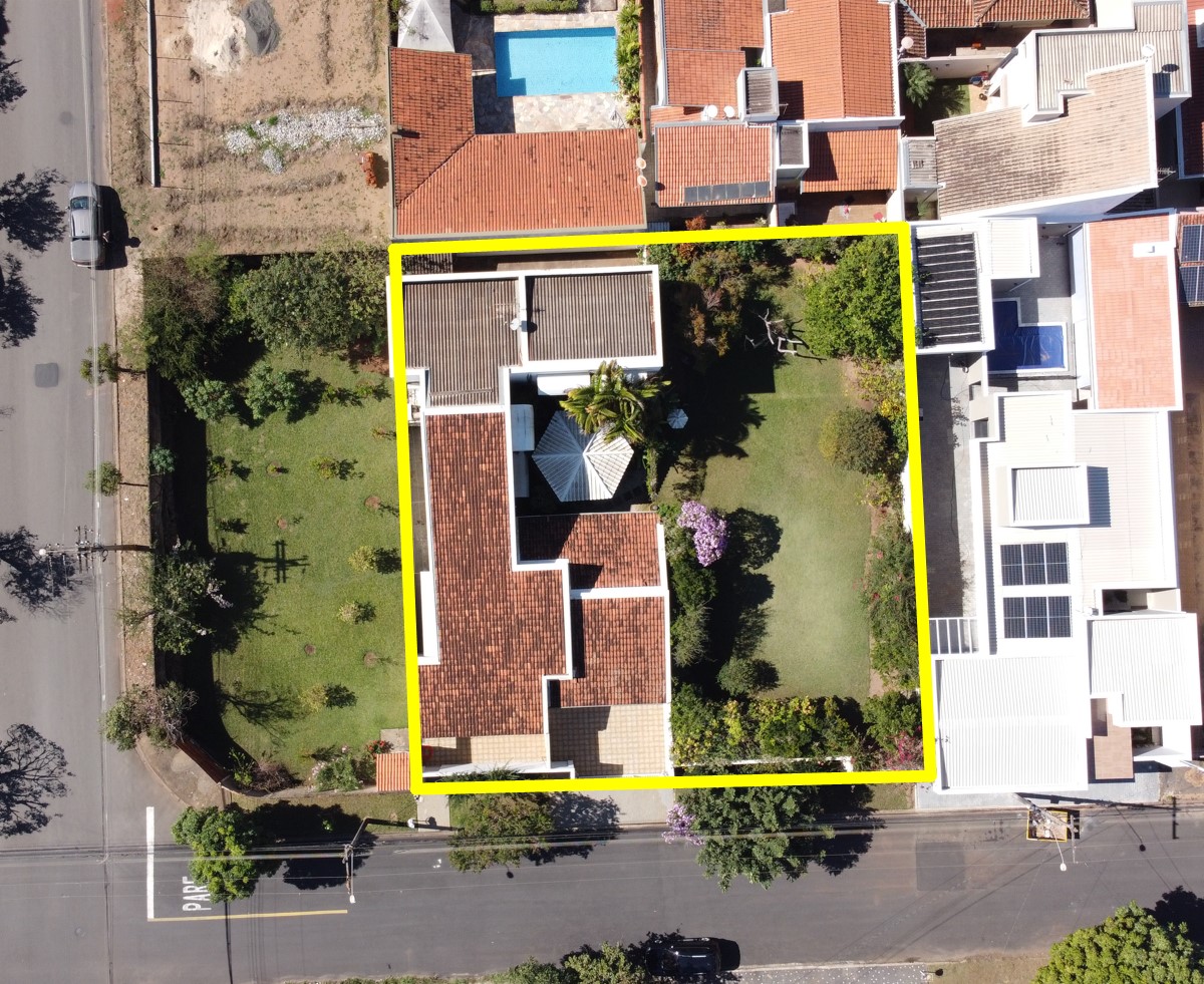 Imóvel residencial área 355,67m²