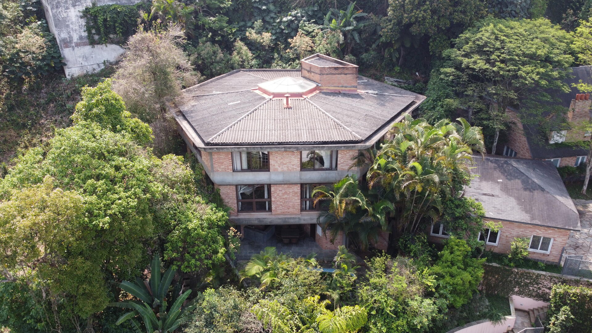 Residencial área 890m²