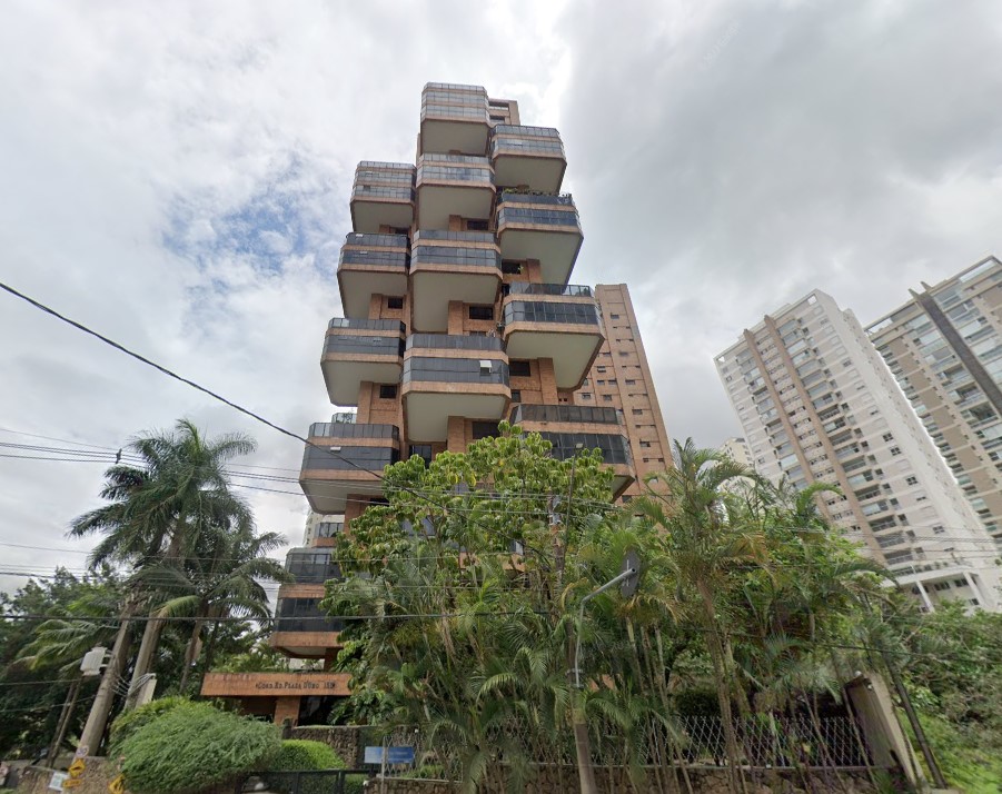 Apto. tipo duplex "Condomínio Plaza D'Oro - São Paulo/SP
