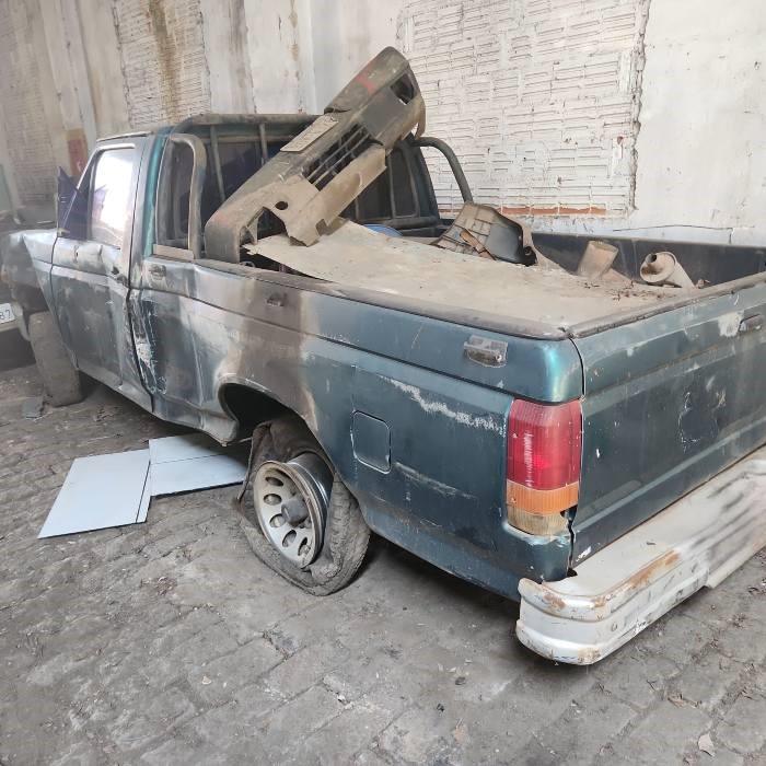 Sucata - FORD F1000 HSD XL - Campinas/SP