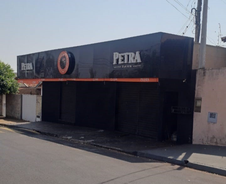 Imóvel residencial e um salão comercial - Votuporanga/SP