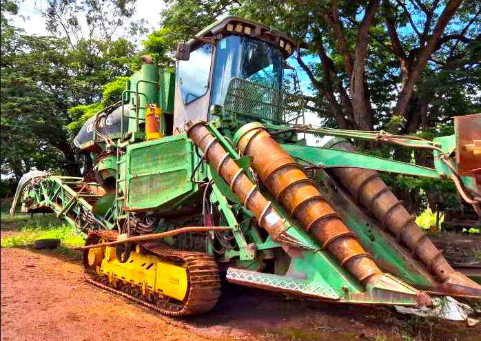 COLHEDORA DE CANA JOHN DEERE – JD 3520
