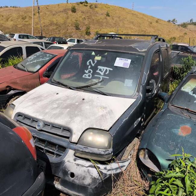 thumb <div style="text-align: justify;"><b>SUCUTA</b> - FIAT/ Doblo 
Placa: DGN0446 
TABOAO DA SERRA-SP 
Ano/Mod: 2002/2002 
Cor: Cinza 
Chassi: 9BD11975621006332 
Motor: Obstruído 
RENAVAM: 00792164687</div>