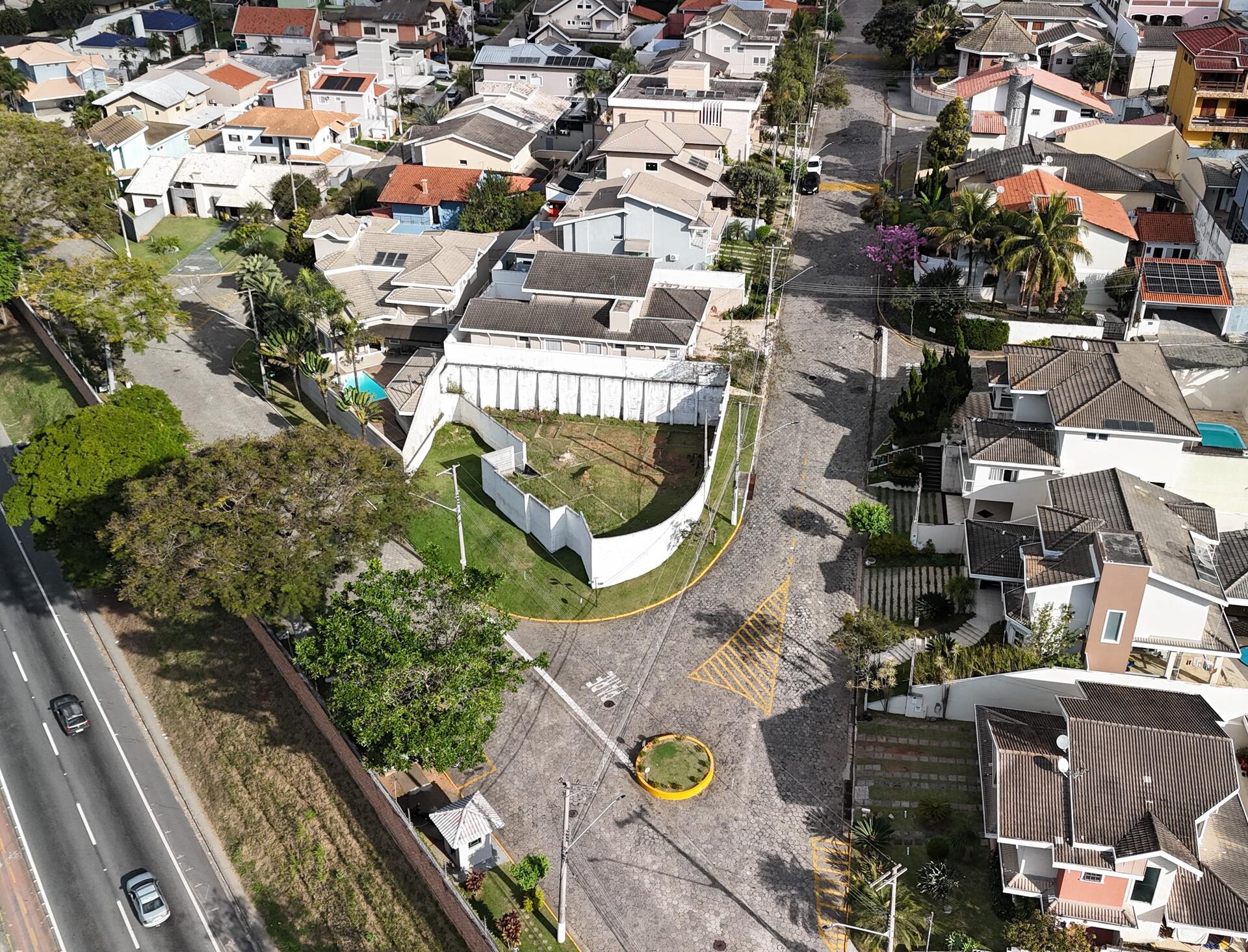 Terreno área 512,39m², Vila Zezé - Jacareí/SP