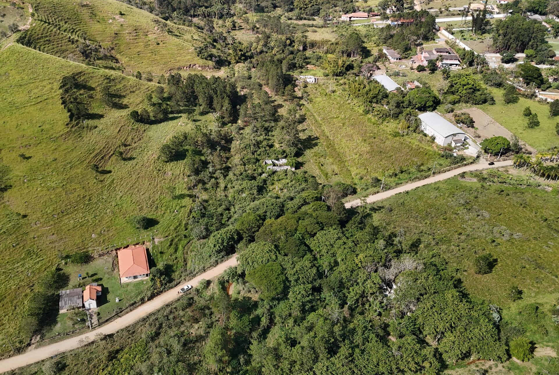 Terreno s/benfeitoria área 1.459,80m², Veraneio Irajá - Jacareí/SP