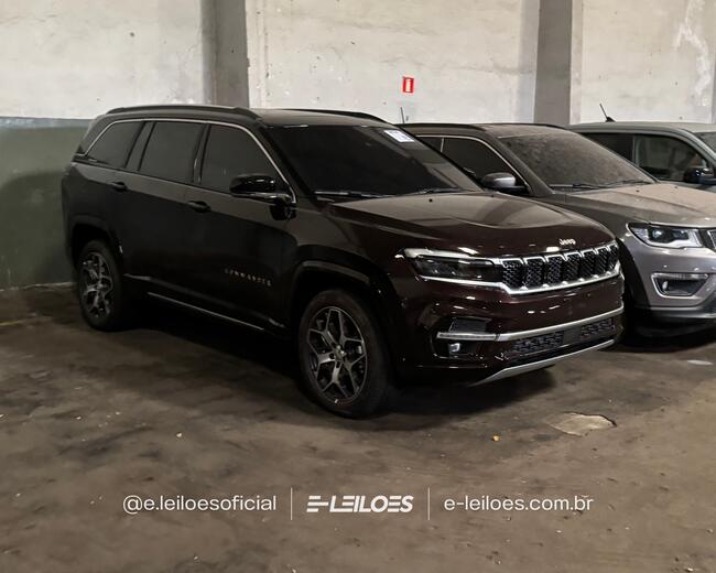 thumb <div style="text-align: justify;">JEEP COMMANDER OVR 
TD380 2022 
Placa: FMY8G57 
SAO PAULO-SP 
Ano/Mod: 2021/2022 
Cor: Marron 
Chassi: 988671173NKN04258 
Motor: 463495089298554 
RENAVAM: 01288563130</div><div>*Consta RENAJUD</div>