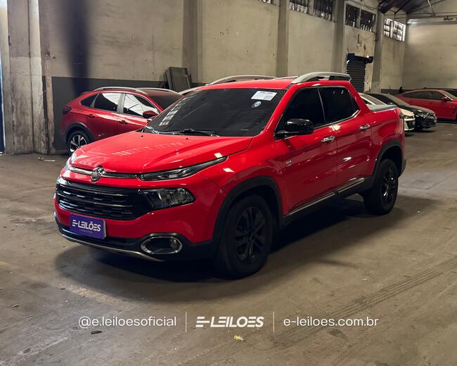 thumb <div style="text-align: justify;">FIAT TORO VOLCANO AT D4 
2017 
Placa: GFN4006 
SAO PAULO-SP 
Ano/Mod: 2016/2017 
Cor: Vermelho 
Chassi: 988226175HKA59296 
Motor: 552616747565383 
RENAVAM: 01088862605</div><div>*Consta RENAJUD&nbsp;</div>