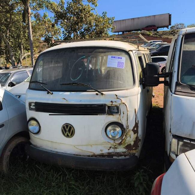 thumb <div style="text-align: justify;"><b>SUCATA</b> - VOLKSWAGEN KOMBI  
Placa: BUV1636 
ITAQUAQUECETUBA-SP 
Ano/Mod: 1993/1994 
Cor: Branco 
Chassi: 9BWZZZ23ZPP032061 
Motor: Motor trocado 
RENAVAM: 00616063890</div>
