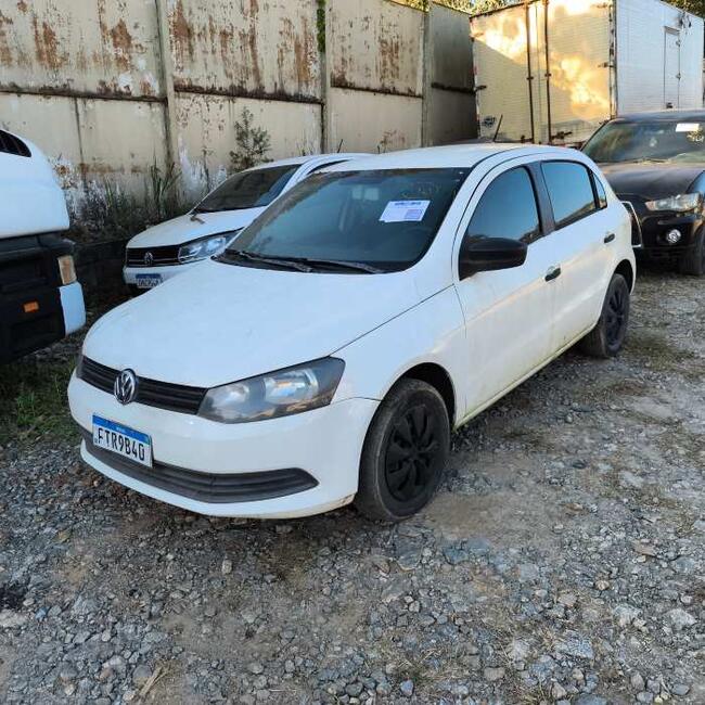 thumb <div style="text-align: justify;">VOLKSWAGEN GOL TL MB 
Placa: FTR9B40 
GUARATINGUETA-SP 
Ano/Mod: 2014/2015 
Cor: NA 
Chassi: 9BWAA45U5FP043078 
Motor: CPB389536 
RENAVAM: 01185085103&nbsp;</div>