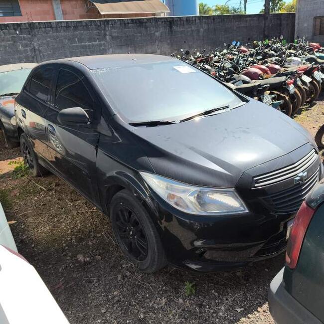 thumb <div style="text-align: justify;">CHEVROLET ONIX 1.0MT LS  
Placa: PAH8G70 
PRAIA GRANDE-SP 
Ano/Mod: 2015/2015 
Cor: Preto 
Chassi: 9BGKR48G0FG457373 
Motor: DXUSF7679 
RENAVAM: 01059426037&nbsp;</div>