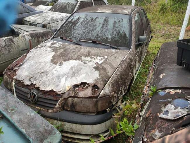 thumb <div style="text-align: justify;"><b>SUCATA</b> - VOLKSWAGEN GOL 1.6 
POWER  
Placa: ALZ1218 
JOINVILLE-SC 
Ano/Mod: 2004/2005 
Cor: NA 
Chassi: 9BWCB05X35P015061 
Motor: BJF048163 
RENAVAM: 00833999923</div><div style="text-align: justify;">*Consta Renajud</div>