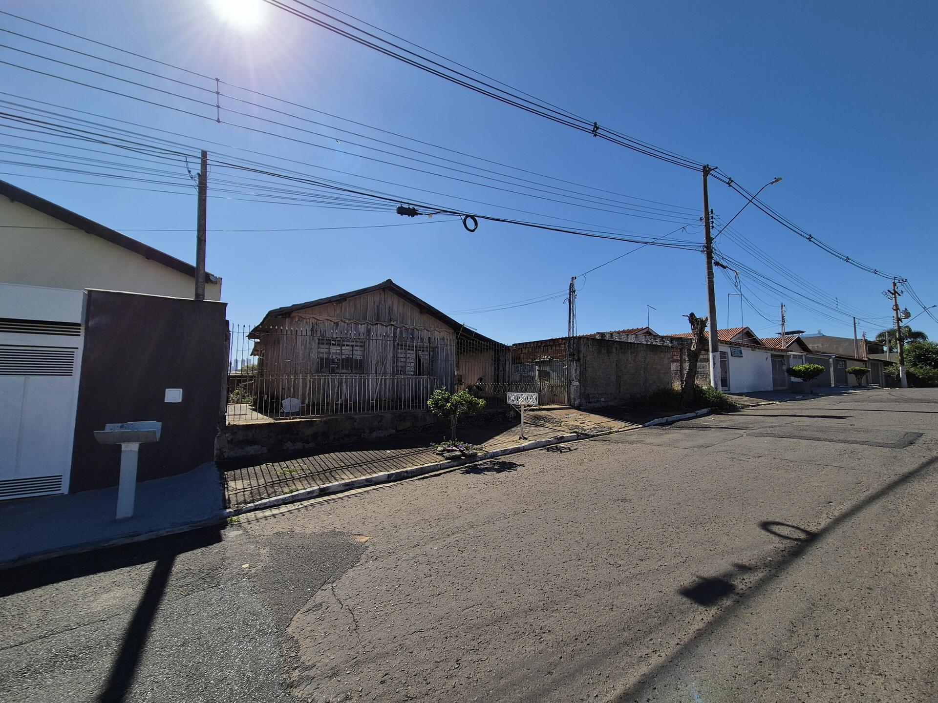 Residencial, com área de 250m² - Marilía/SP