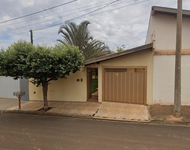 thumb <div style="text-align: justify;"><b>Matrícula nº 6.779 – Cartório de Registro de Imóveis Comarca de Nuporanga/SP: <u>Direitos sobre um terreno urbano</u>, </b>sem benfeitorias, situado na cidade de Sales Oliviera, comarca de Nuporanga, Estado de São Paulo, constituído pelo Lote 10 da quadra 14 do loteamento “Residencial Jardim Paraíso”, localizado a uma distância de 13,66m do alinhamento da Rua José Vilela Nunes Sobrinho, possui 10,00m de frente para a Rua “G”, do lado direito mede 25,00m confrontando com o lote 11; nos fundos mede 10,00m confrontando com o lote 07; do lado esquerdo mede 25,00m confrontando com o lote 09, encerrando a área de 250,00m². Cadastrado na municipalidade em maior porção sob nº 01.01.999.9999.001.</div>