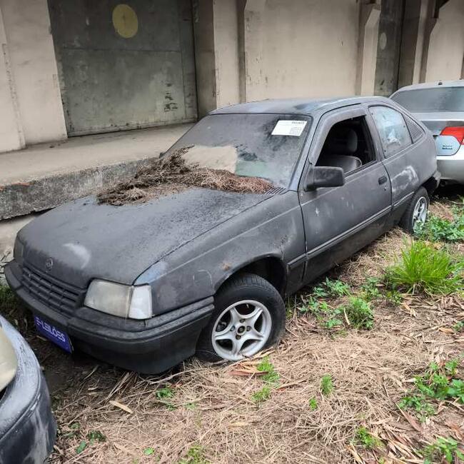 thumb <div style="text-align: justify;"><b>SUCATA </b>- CHEVROLET KADETT GL 1995 
Placa: CAW3798 
LORENA-SP 
Ano/Mod: 1994/1995 
Cor: Cinza 
Chassi: 9BGKT08GSRC315624 
Motor: B18LZ31133520 
RENAVAM: 00624402690.</div>