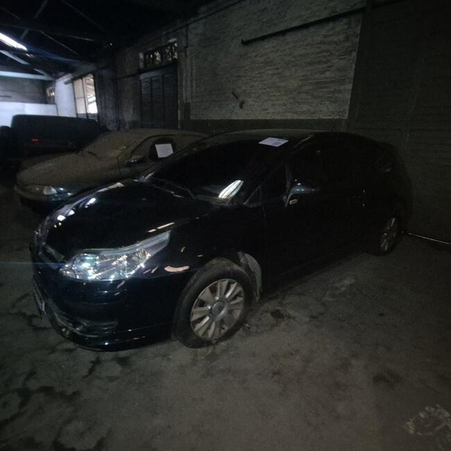 thumb <div style="text-align: justify;">CITROEN CITROEN C4 20 VTR 2007 
Placa: DUQ5717 
ARARAS-SP 
Ano/Mod: 2006/2007 
Cor: Preto 
Chassi: VF7LARFJ17Y501345 
Motor: 10LH4P1495602 
RENAVAM: 00901416606.</div>