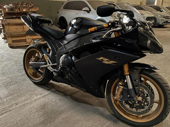 thumb <div style="text-align: justify;">YAMAHA YZF R1 | 2008 
Placa: HIO8080 
CAMPINAS-SP 
Ano/Mod: 2007/2008 
Cor: Preto 
Chassi: JYARN20E68A010680 
Motor: N516E015708 
RENAVAM: 00959477381.</div>