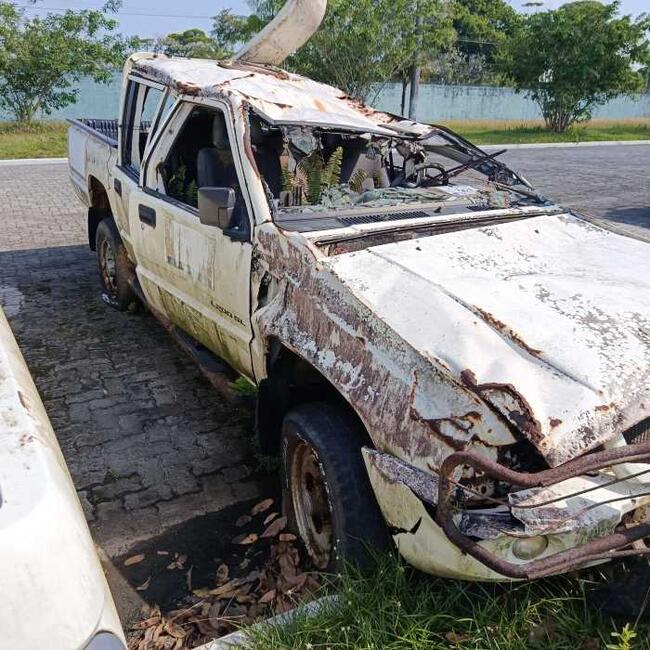 Mitsubishi L200 4x4 GL 2006 em leilão