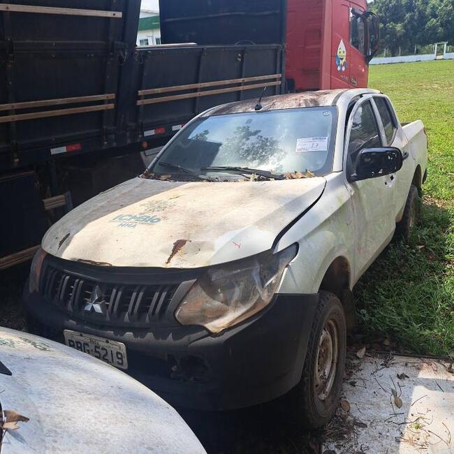 Mitsubishi L200 Triton SPT GL L200 Triton Sport GLS 2.4 CD Diesel Aut.