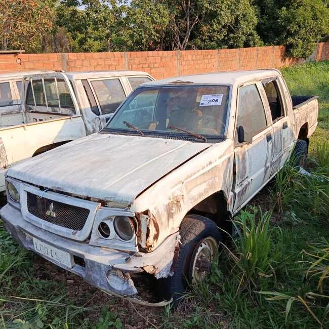 SUCATA - 222201 L200 4X4 GL (NACIONAL) 2002