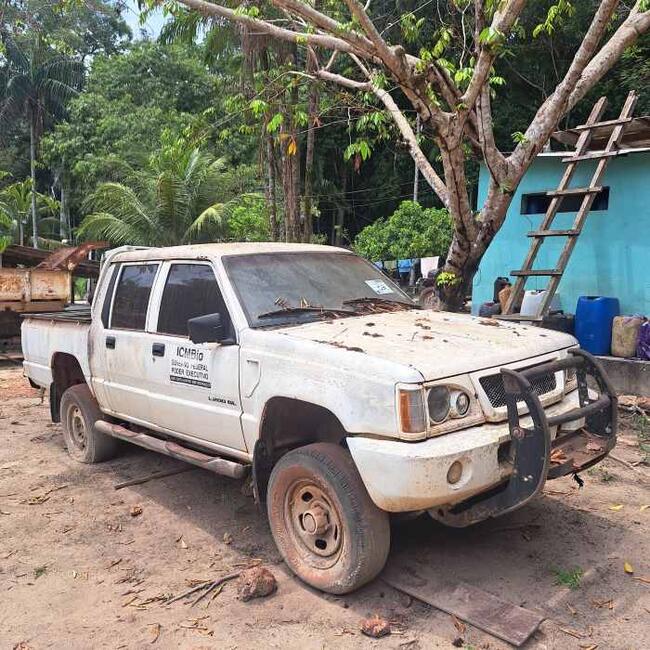 Mitsubishi L200 4x4 GL 2006 em leilão