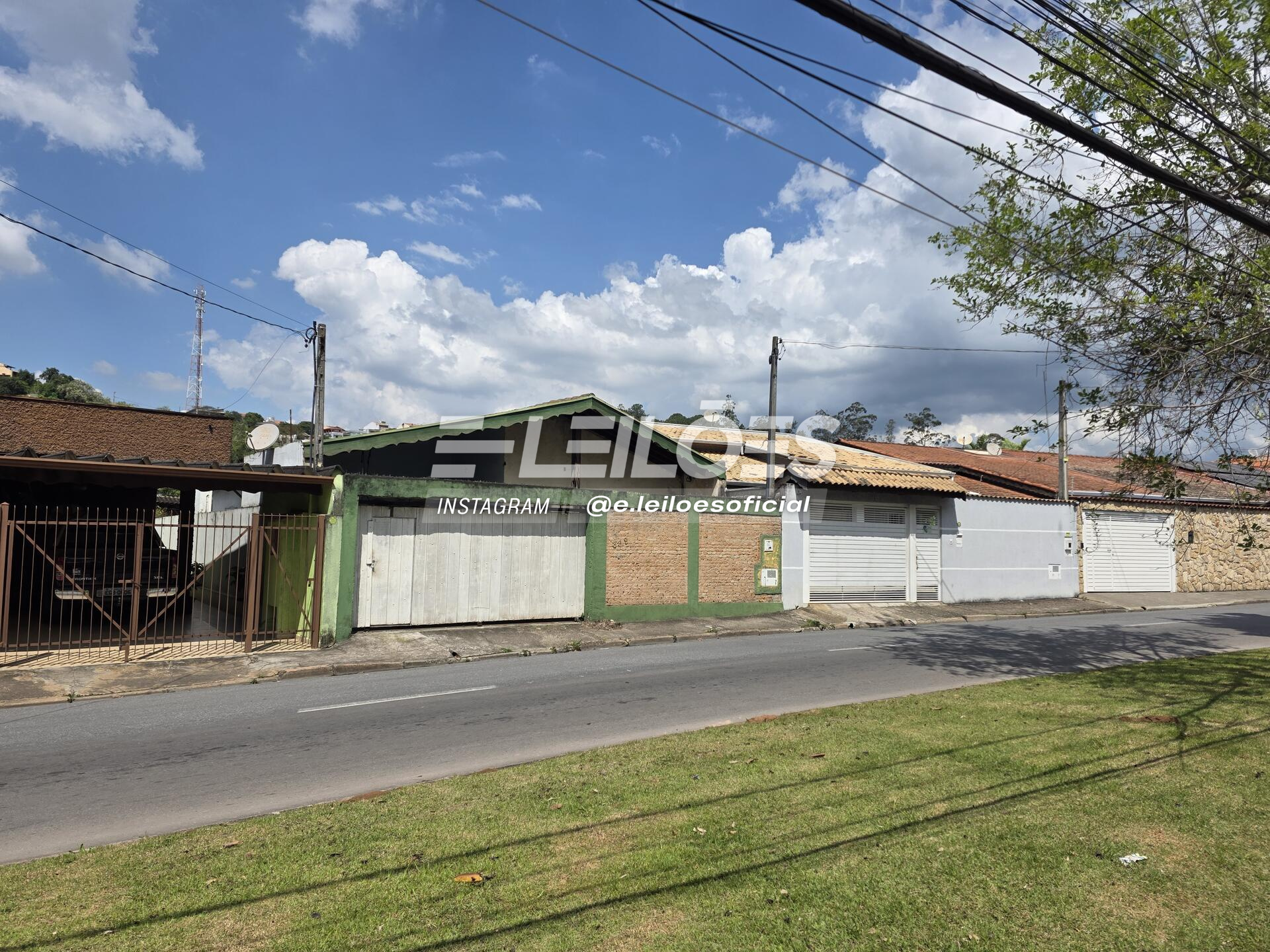 Casa, área de 275m² - Várzea Paulista SP