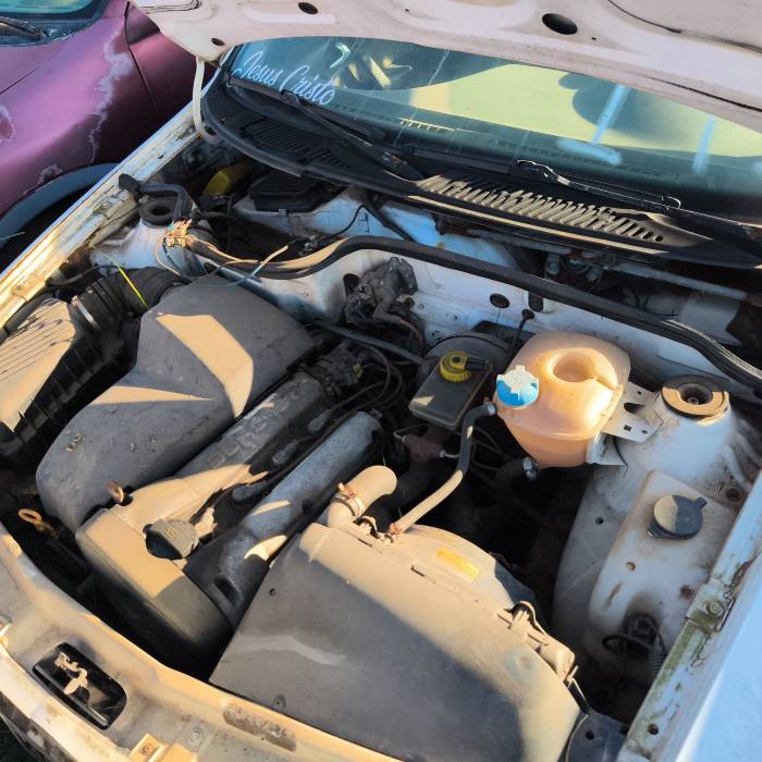 SUCATA - VOLKSWAGEN GOL 16V 1998 — foto 1