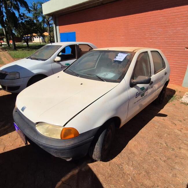 Fiat Palio EX 2000 em leilão