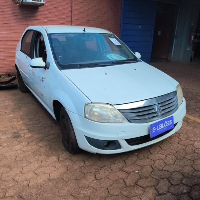 Renault Logan EXP 16 2011 em leilão